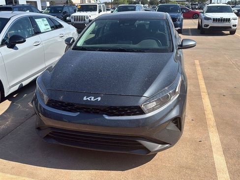 Used 2023 Kia Forte LXS w/ LXS Technology Package FWD image 7