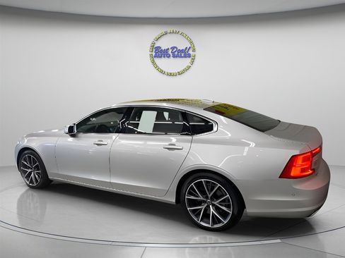 Used 2018 Volvo S90 T6 Momentum w/ Protection Package image 4