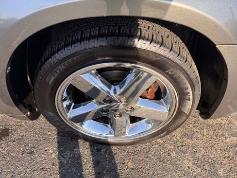 Used 2013 Dodge Avenger SE image 4