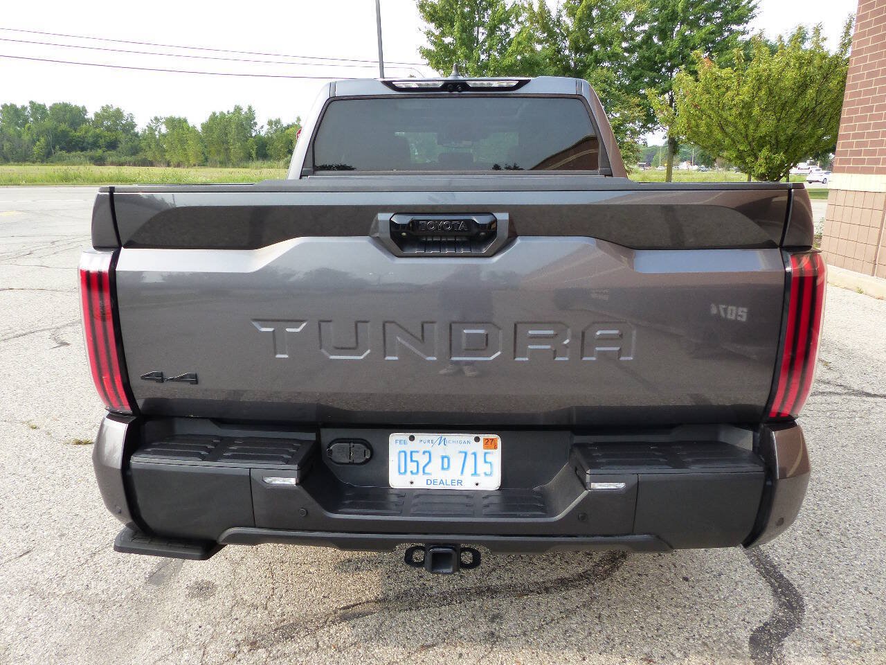 Used 2024 Toyota Tundra Limited w/ TRD Off-Road Package AWD/4WD image 8