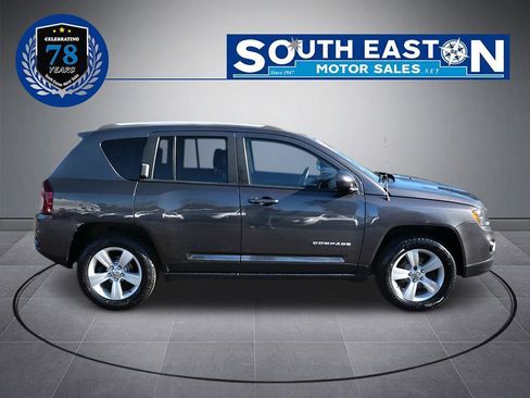Used 2017 Jeep Compass Latitude image 8