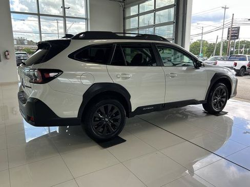 Used 2025 Subaru Outback Onyx Edition AWD/4WD image 7