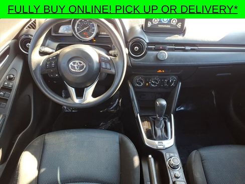 Used 2018 Toyota Yaris iA image 9