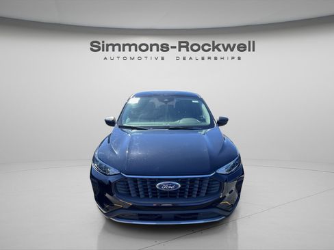 Used 2023 Ford Escape Active image 2