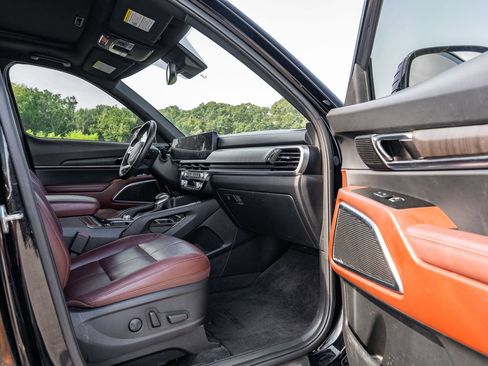 Used 2024 Kia Telluride SX FWD image 11