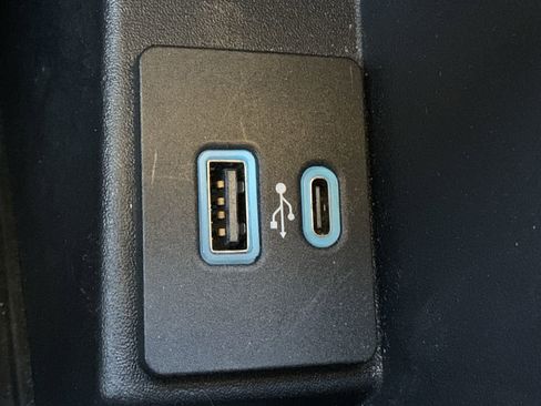 Used 2021 Ford Edge SEL w/ Convenience Package image 24