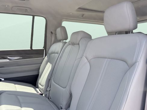 Used 2022 Jeep Wagoneer Series II w/ Premium Group I image 35