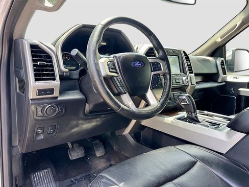 Used 2018 Ford F150 Lariat w/ Equipment Group 502A Luxury AWD/4WD image 9