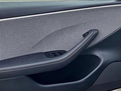 Used 2025 Tesla Model 3 Long Range image 19