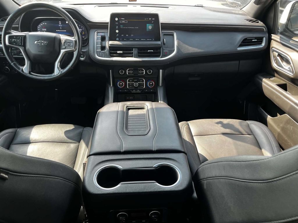 Used 2022 Chevrolet Tahoe Z71 w/ Luxury Package AWD/4WD image 26