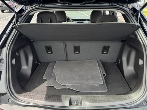 Used 2023 Chevrolet Bolt EUV LT image 12