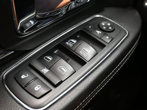 Used 2018 RAM 2500 Laramie w/ Snow Chief Group AWD/4WD image 25
