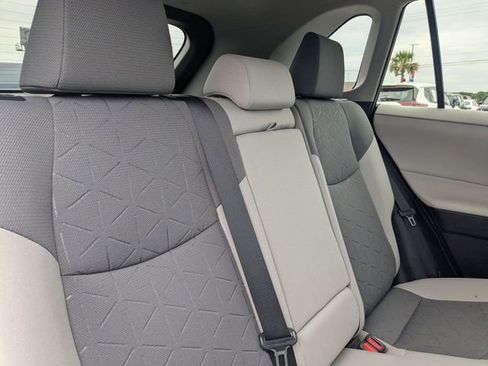 Used 2022 Toyota RAV4 XLE FWD image 29