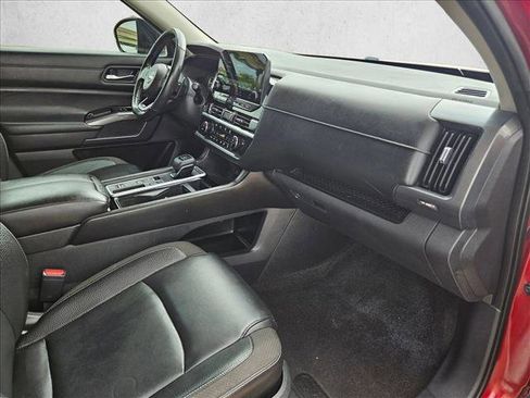 Used 2022 Nissan Pathfinder SL w/ Lighting Package (N92) FWD image 22