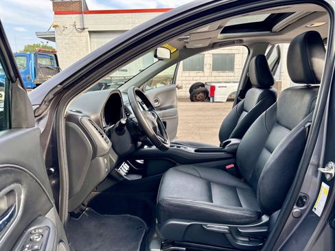 Used 2017 Honda HR-V EX-L image 2