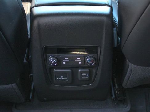 Used 2024 Buick Enclave Avenir image 15