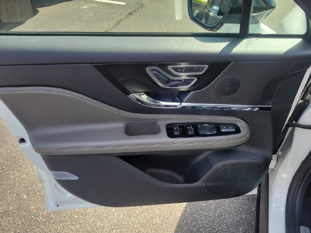 Used 2024 Lincoln Corsair AWD w/ Equipment Group 101A image 7