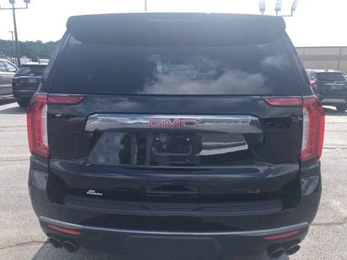 Used 2023 GMC Yukon XL AT4 w/ Technology Package AWD/4WD image 8