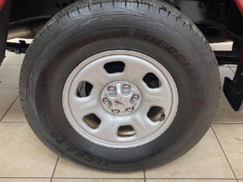 Used 2016 Nissan Frontier S image 25