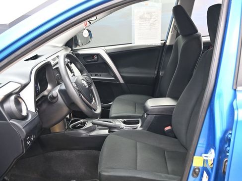 Used 2017 Toyota RAV4 LE w/ Carpet Mat Package image 18