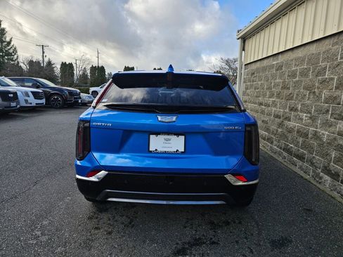 New 2026 Cadillac Optiq Luxury 2 image 5