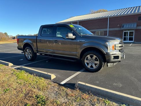 Used 2018 Ford F150 Lariat image 2