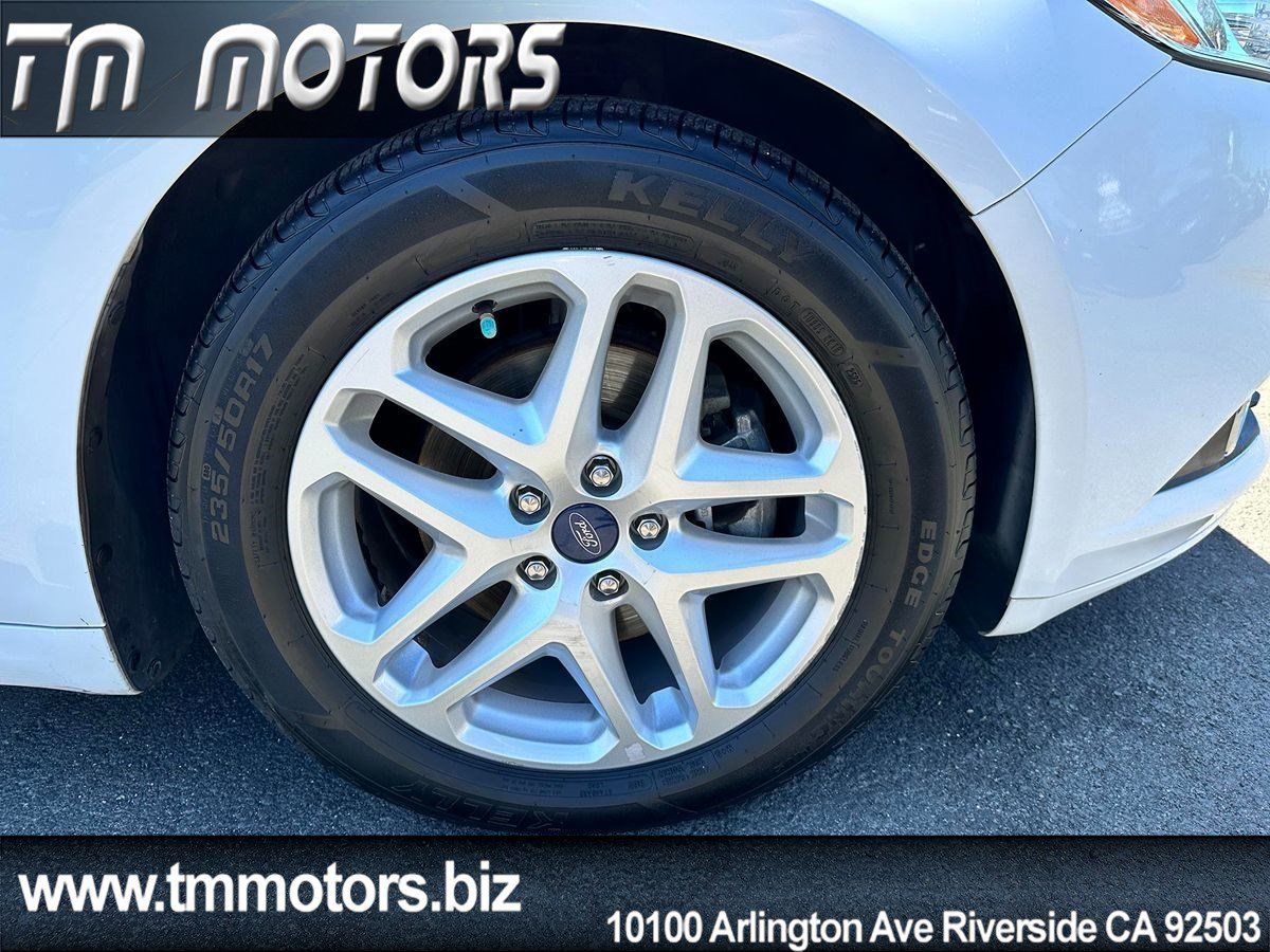 Used 2016 Ford Fusion SE w/ Equipment Group 202A FWD image 10