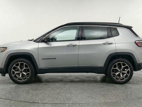 Used 2025 Jeep Compass Limited AWD/4WD image 5
