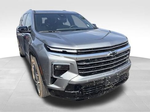 Used 2026 Chevrolet Traverse High Country w/ LPO, Floor Liner Package AWD/4WD image 9