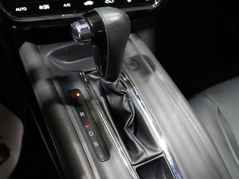 Used 2019 Honda HR-V Touring image 32