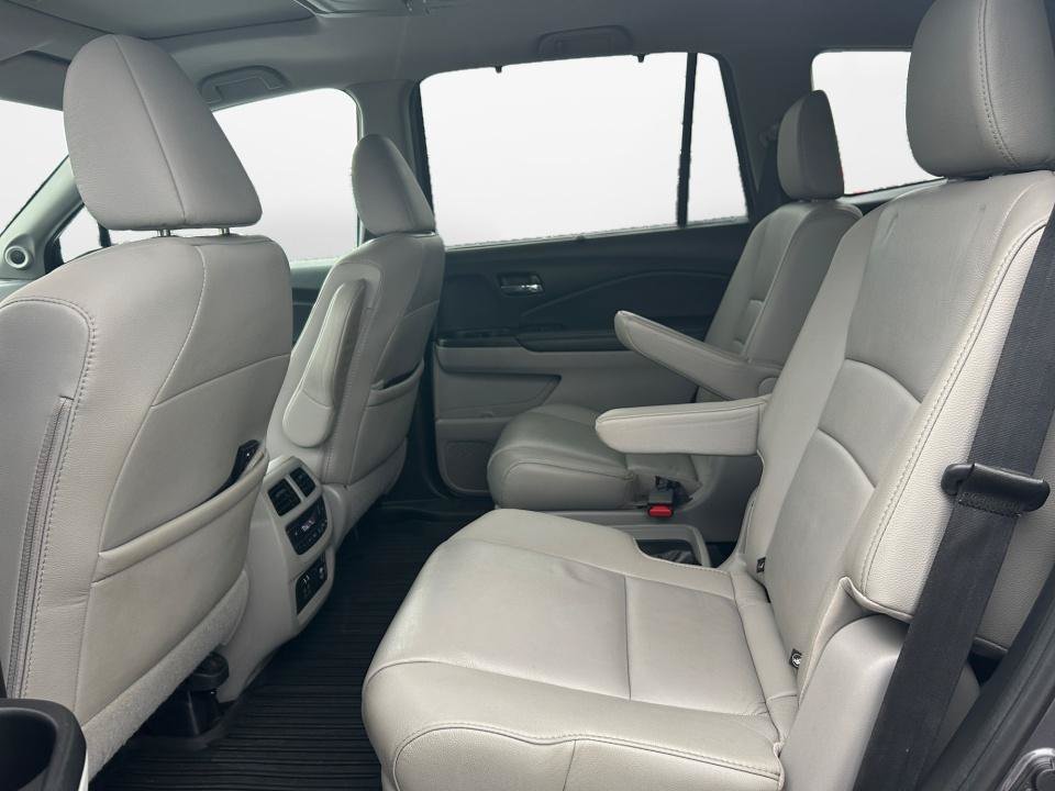 Used 2021 Honda Pilot Touring image 16