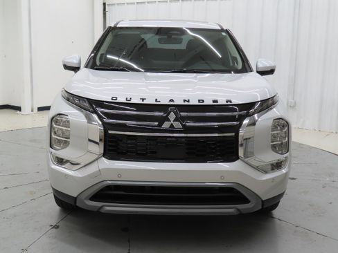 New 2026 Mitsubishi Outlander SE FWD image 9