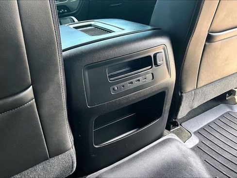 Used 2018 GMC Sierra 2500 Denali w/ Duramax Plus Package AWD/4WD image 34
