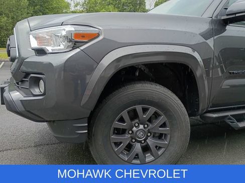 Used 2023 Toyota Tacoma SR5 w/ Technology Package AWD/4WD image 32