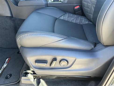 New 2025 Toyota Tacoma TRD Off-Road w/ TRD Off Road Premium Package image 31