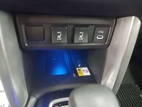 Used 2023 Toyota Corolla Cross XSE image 23