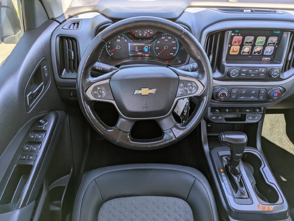 Used 2018 Chevrolet Colorado Z71 w/ Z71 Midnight Edition AWD/4WD image 17