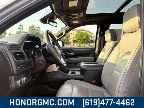 Used 2023 GMC Yukon SLT w/ SLT Premium Package image 10