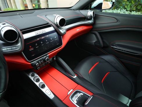 Certified 2018 Ferrari GTC4Lusso T image 33