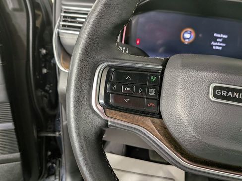 Certified 2023 Jeep Grand Wagoneer Base w/ Flexible Seating Group image 22