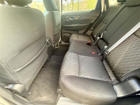 Used 2017 Nissan Rogue SV w/ Midnight Edition image 22