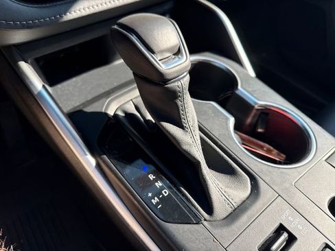 Used 2023 Toyota Highlander XLE image 35