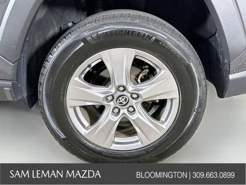 Used 2024 Toyota RAV4 XLE AWD/4WD image 28