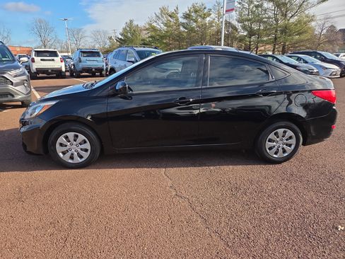 Used 2017 Hyundai Accent SE image 6