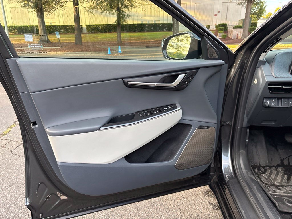 Used 2023 Kia EV6 Wind RWD image 8