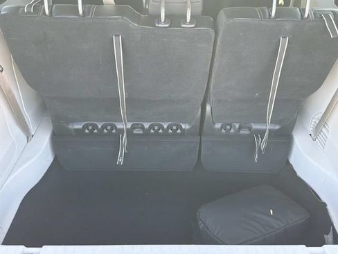 Used 2023 Chrysler Pacifica Touring-L FWD image 21