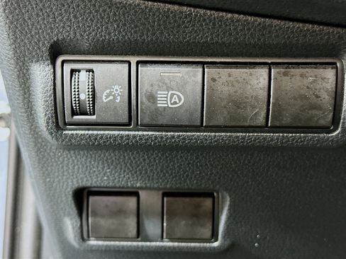 Used 2024 Toyota Corolla Cross LE image 17