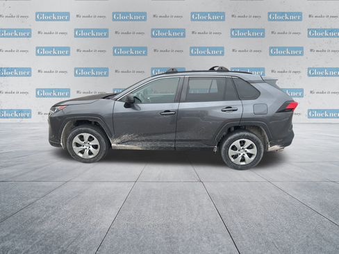 Used 2021 Toyota RAV4 LE image 2
