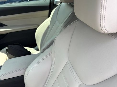 Used 2024 BMW M440i Convertible w/ Premium Package RWD image 2