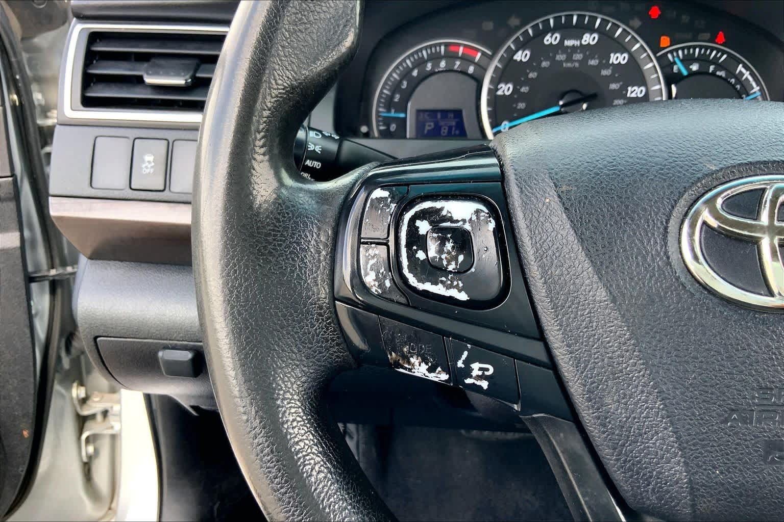 Used 2015 Toyota Camry LE FWD image 23